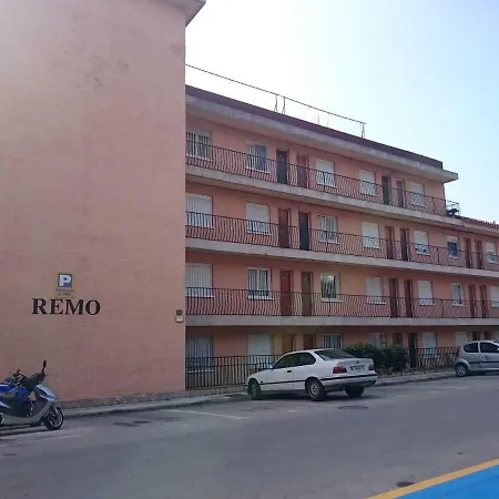 Remo Just Entirely Remodeled * 료렛 드 마르